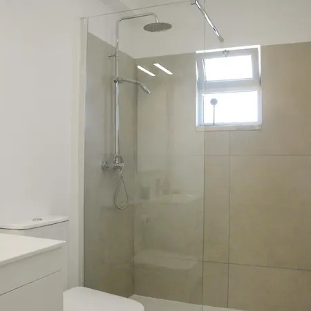 Holiday home Paradise In Lagoa - House Near The With Garden & Bbq Sesimbra